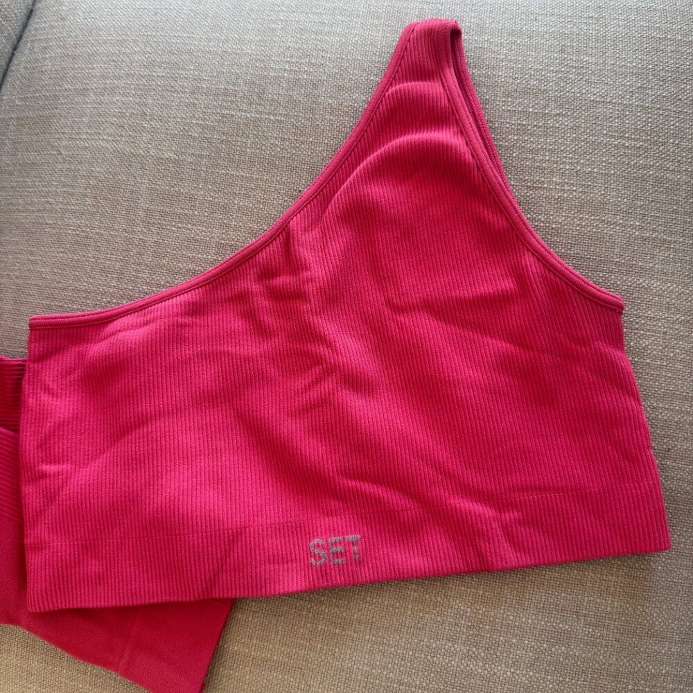 Activewear Set - Picture 2 of 3